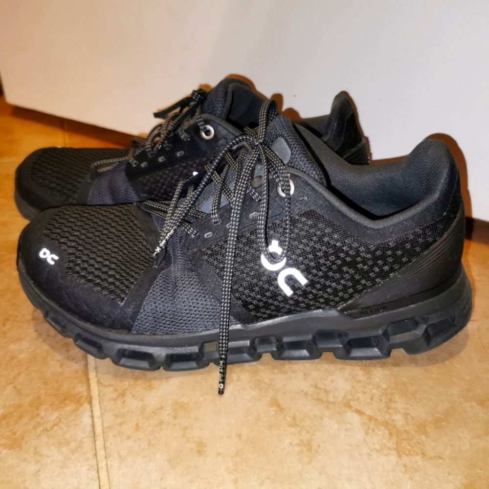 On Cloud Running Cloudstratus Sneakers